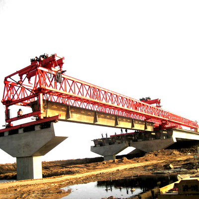 Elevador concreto 500kn de Crane Erection Machine Beam Segment do lançador da viga de ponte